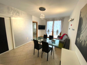 Easy Access to Venice Apartment